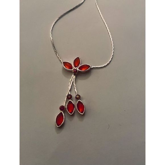 PRETTY RED CRYSTAL LEAF NECKLACE - Picture 4 of 5
